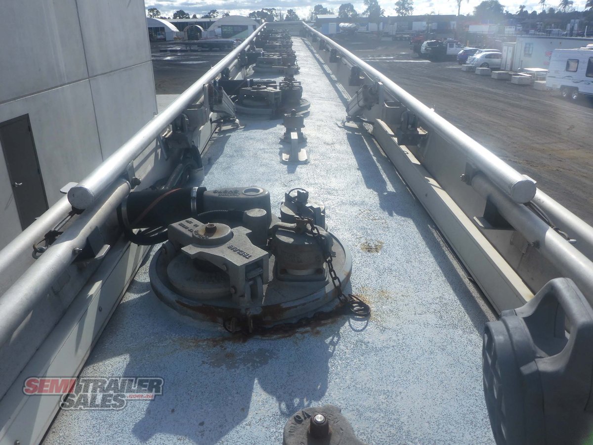 OMEGA TANKER TRAILER