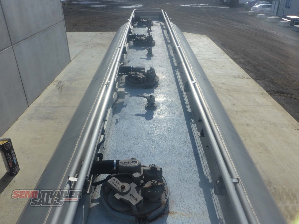 OMEGA TANKER TRAILER