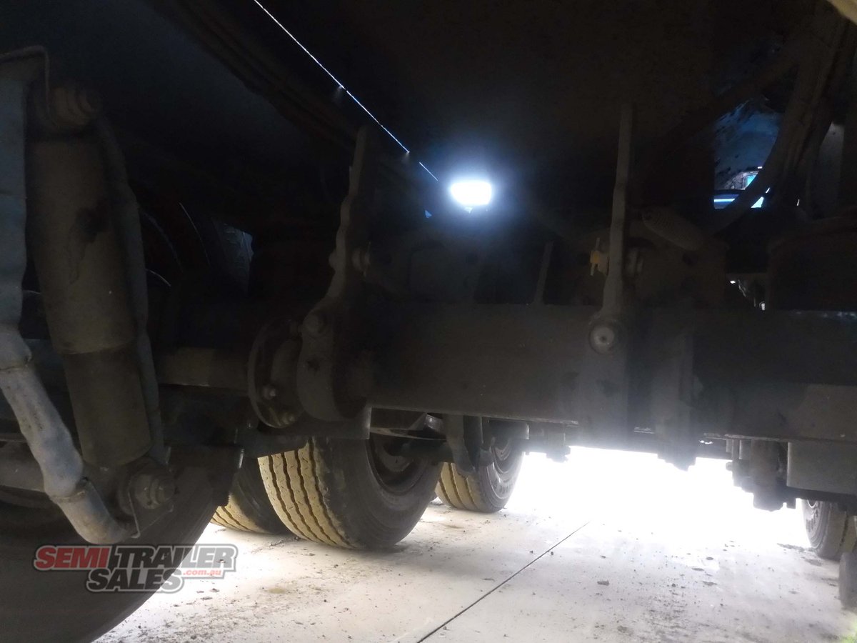 VAWDREY DROP DECK TRAILER
