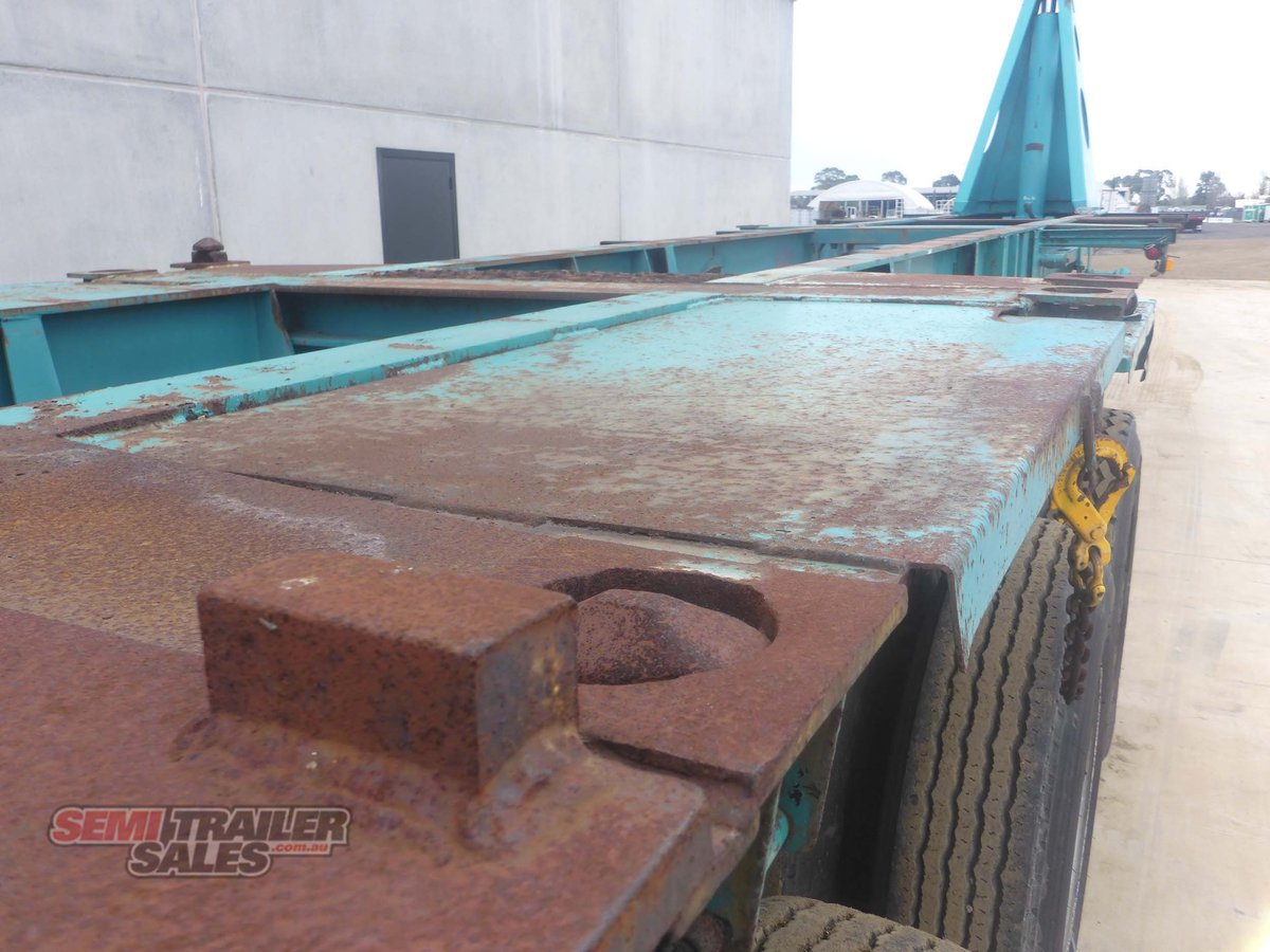 FREIGHTER TRI AXLE TIPPING SKEL TRAILER