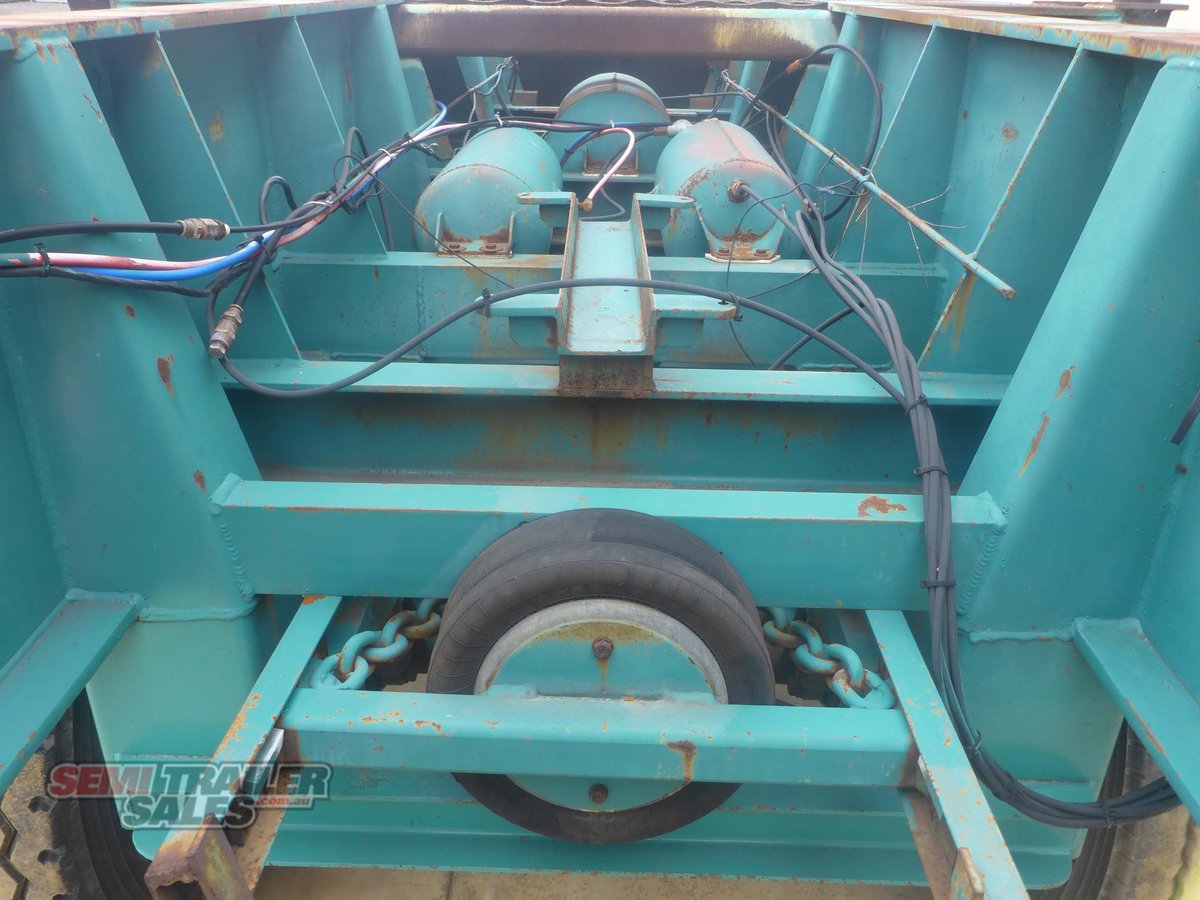 FREIGHTER TRI AXLE TIPPING SKEL TRAILER