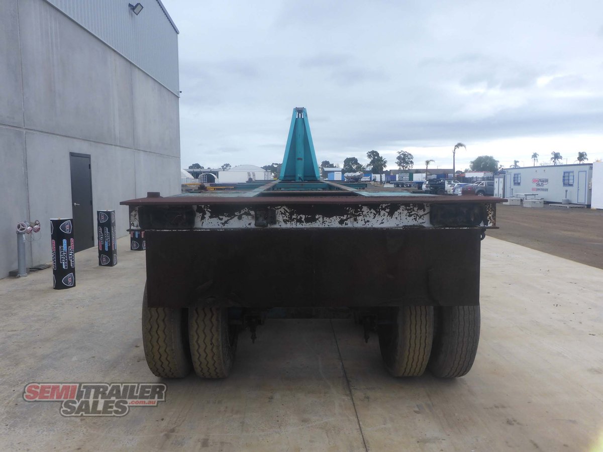 FREIGHTER TRI AXLE TIPPING SKEL TRAILER