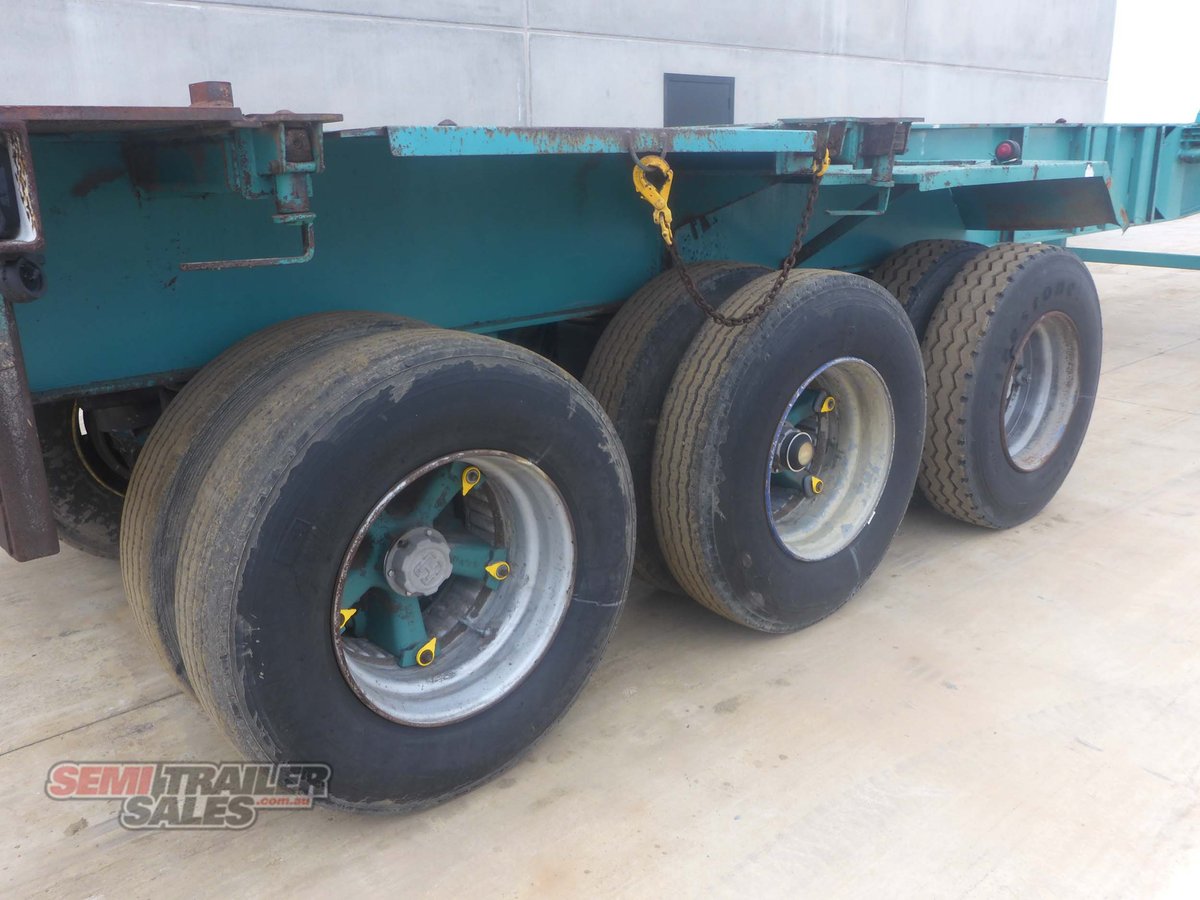 FREIGHTER TRI AXLE TIPPING SKEL TRAILER