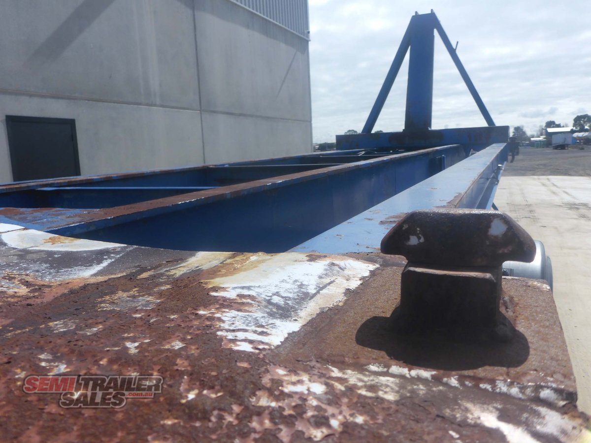 FRUEHAUF SKEL TRAILER