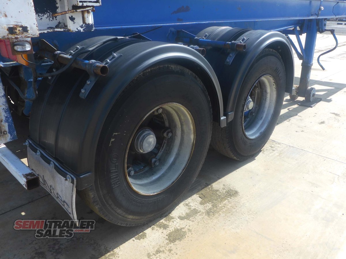 FRUEHAUF SKEL TRAILER