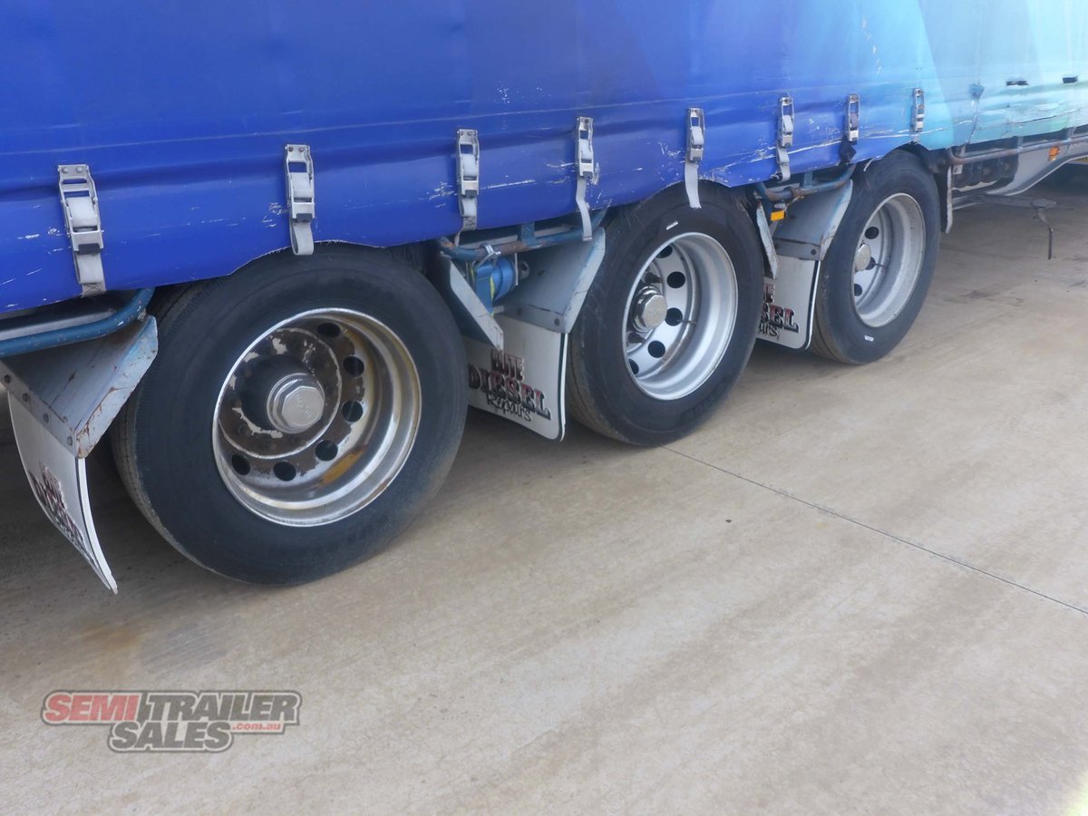 VAWDREY CURTAINSIDER TRAILER
