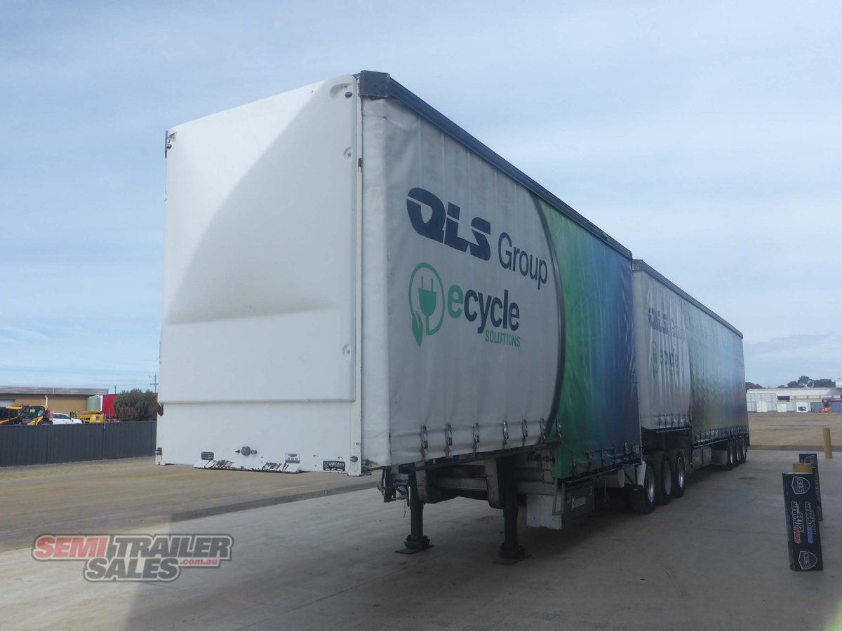 VAWDREY CURTAINSIDER TRAILER