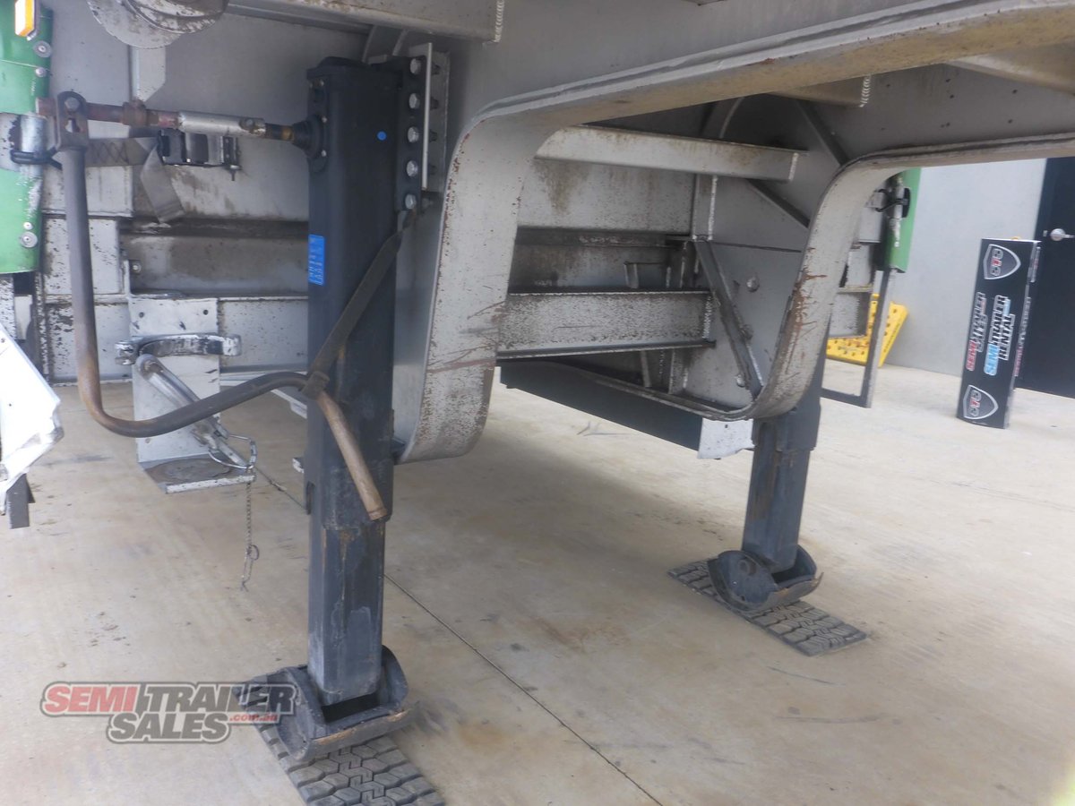 VAWDREY CURTAINSIDER TRAILER