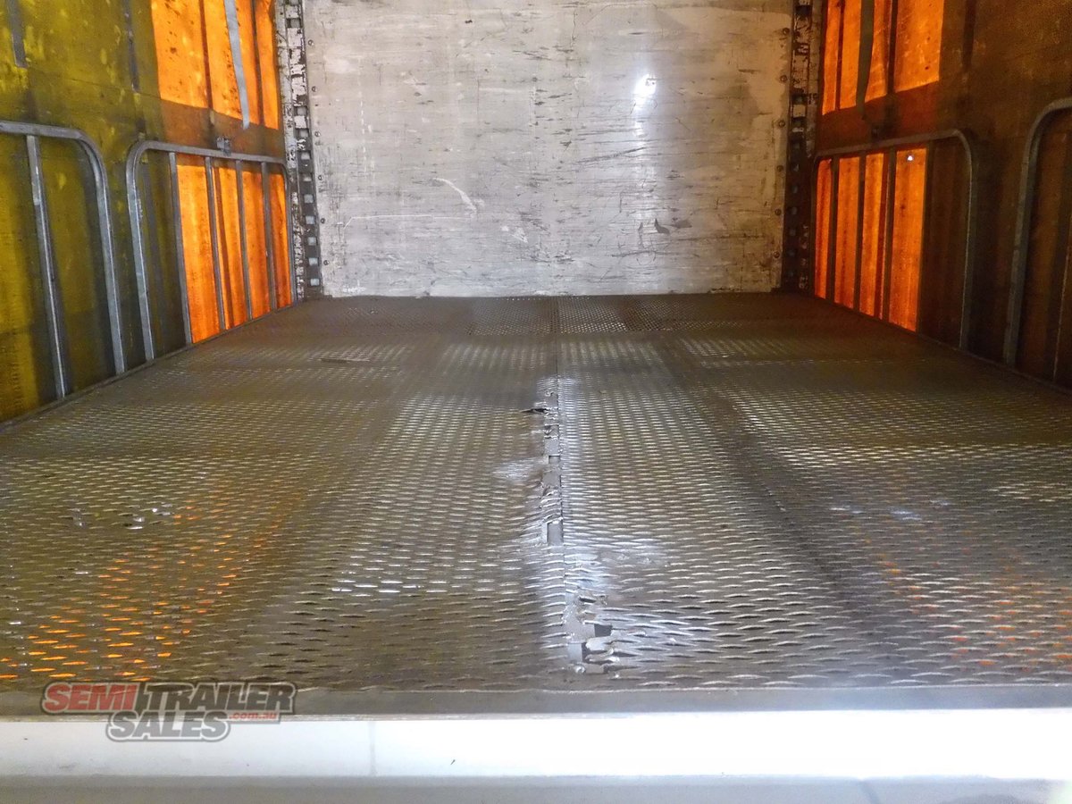 VAWDREY CURTAINSIDER TRAILER