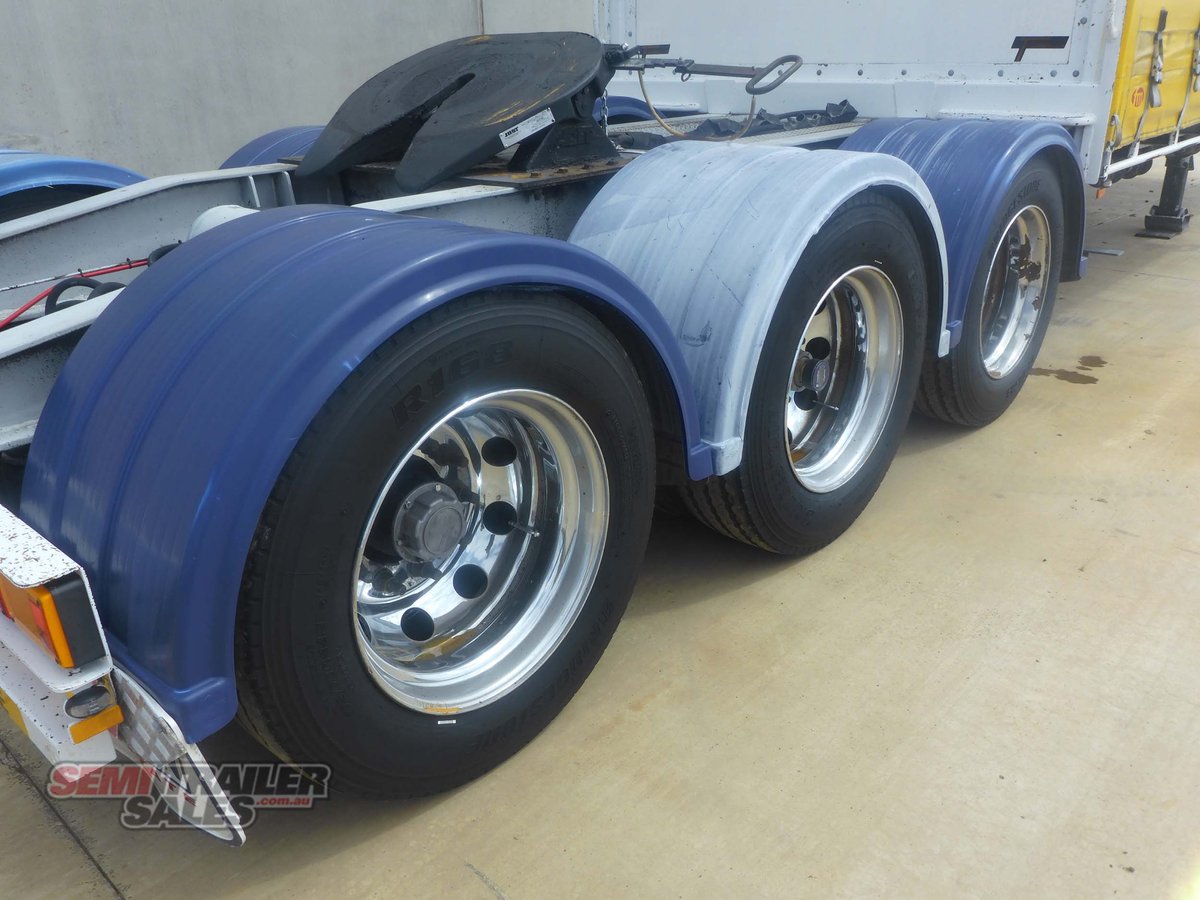 VAWDREY CURTAINSIDER TRAILER