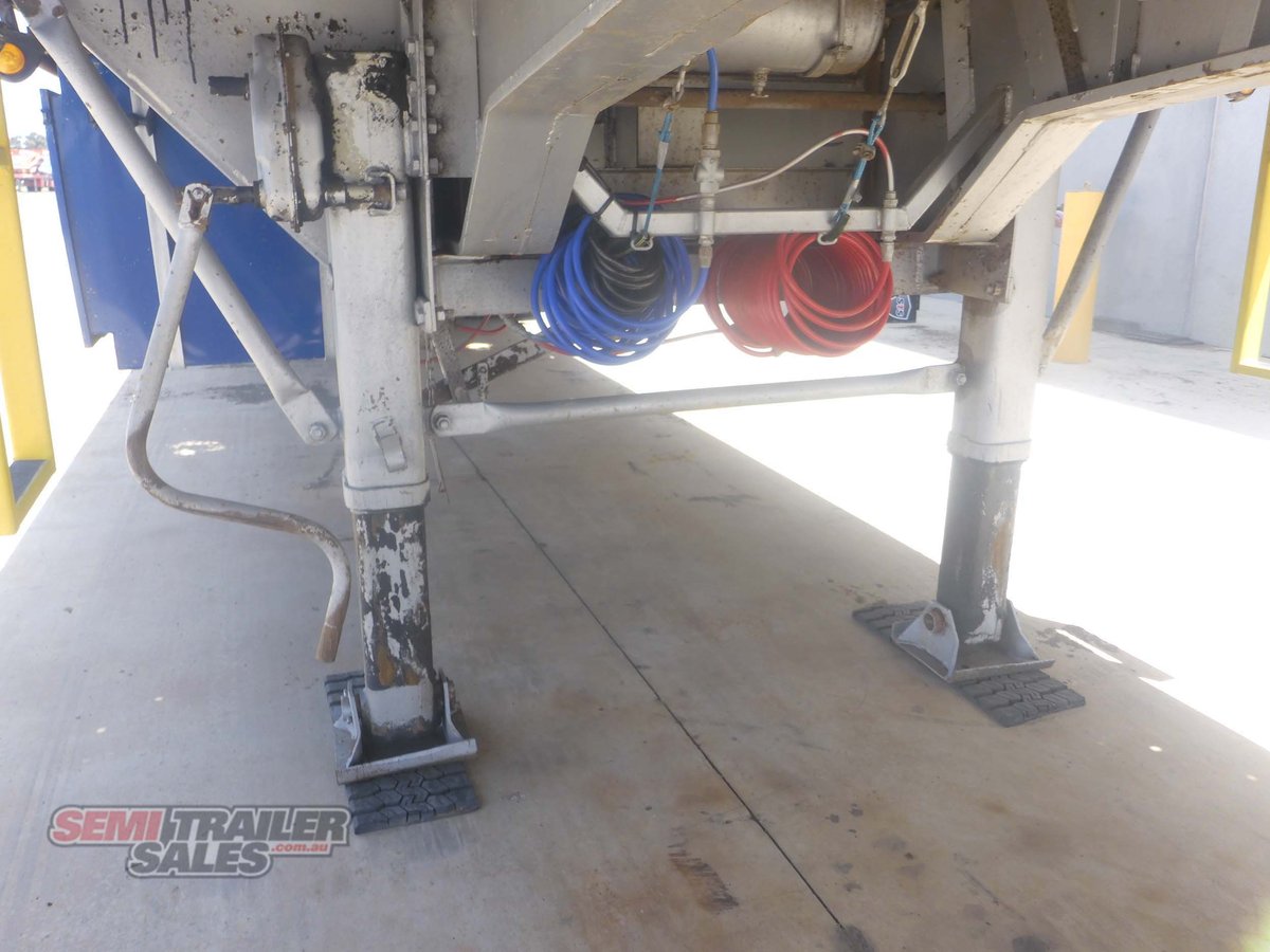 HAULMARK A TRAILER
