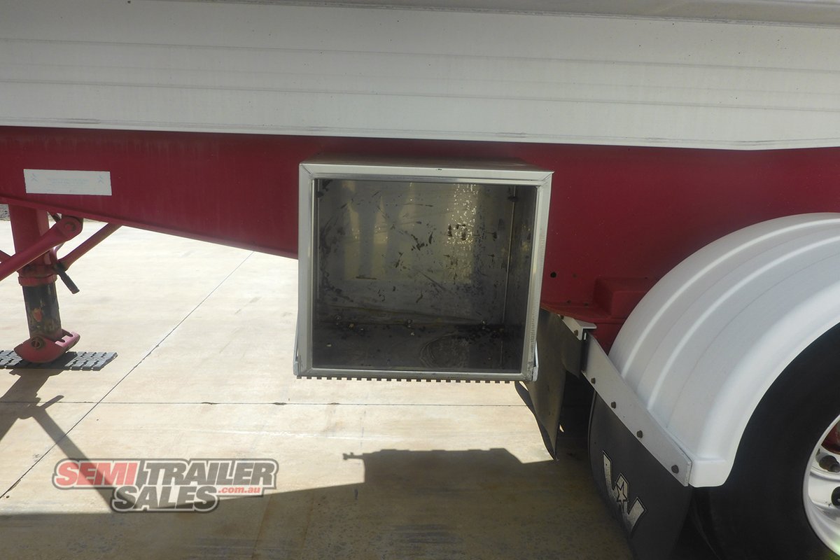 LUSTY TIPPER TRAILER