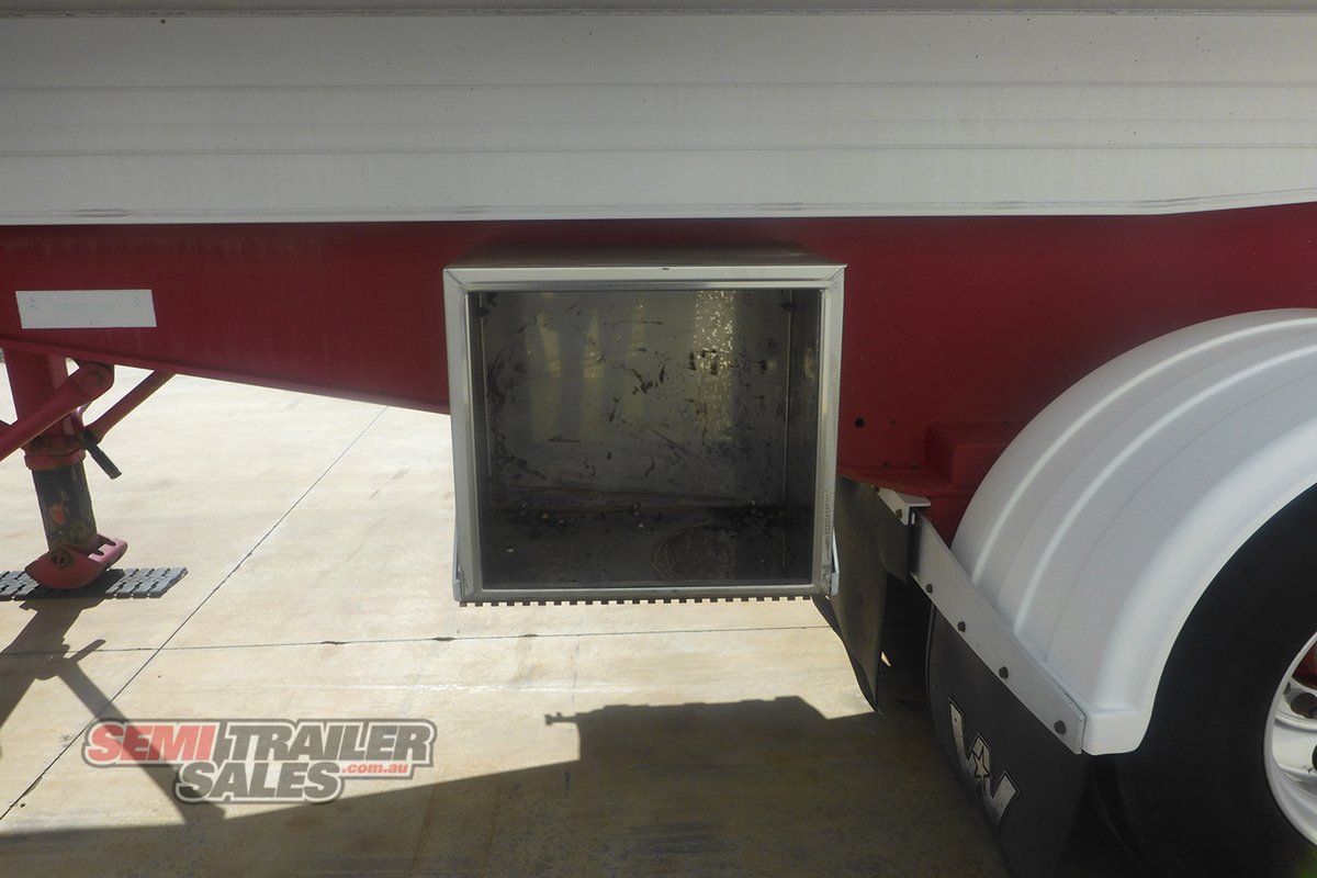 LUSTY TIPPER TRAILER