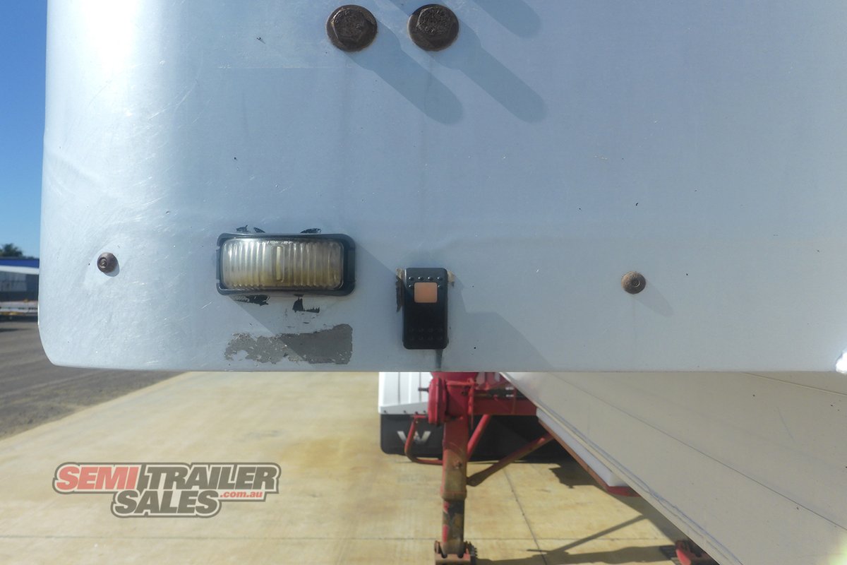LUSTY TIPPER TRAILER