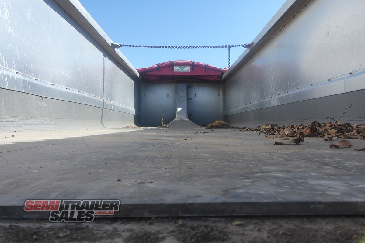 LUSTY TIPPER TRAILER
