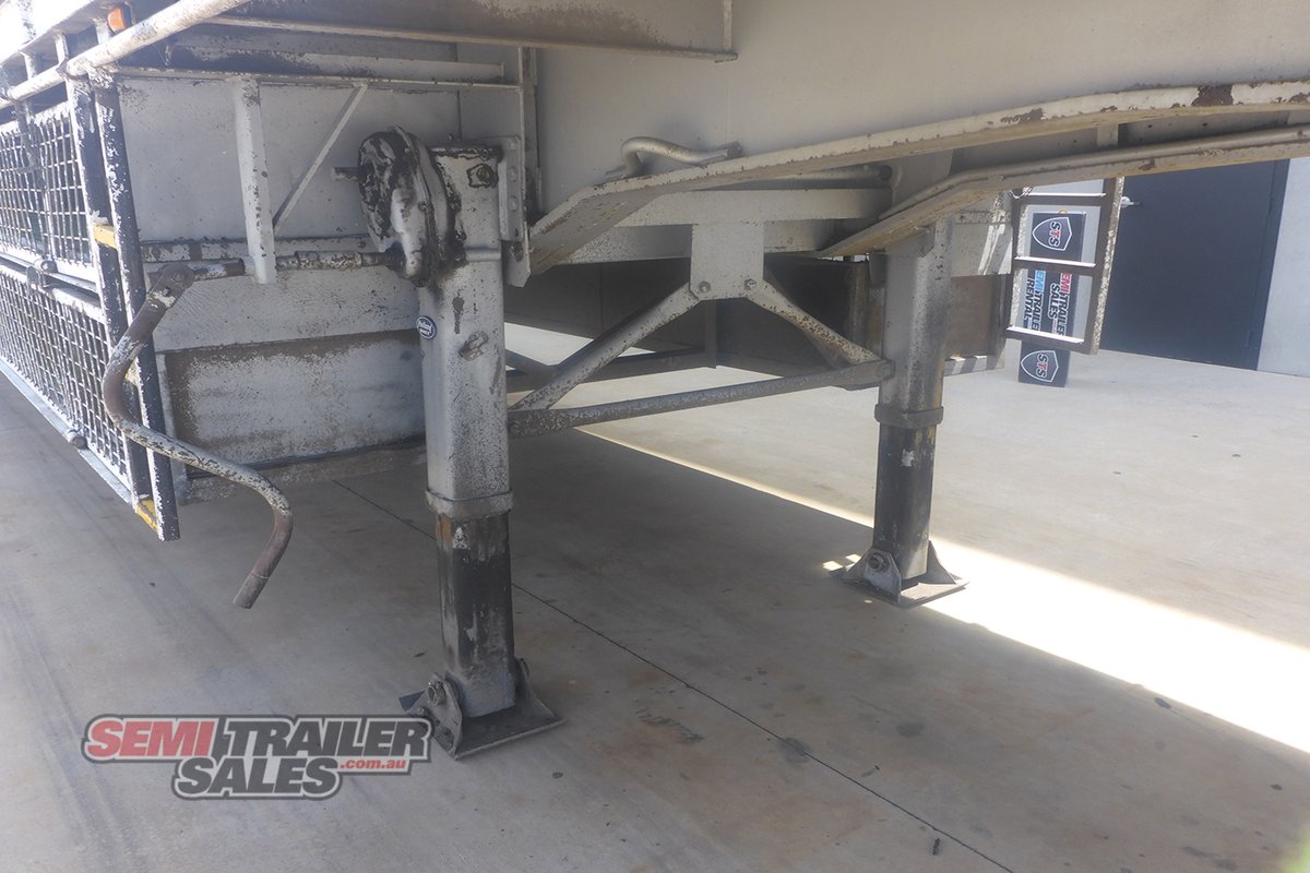 HAULMARK FLAT TOP TRAILER