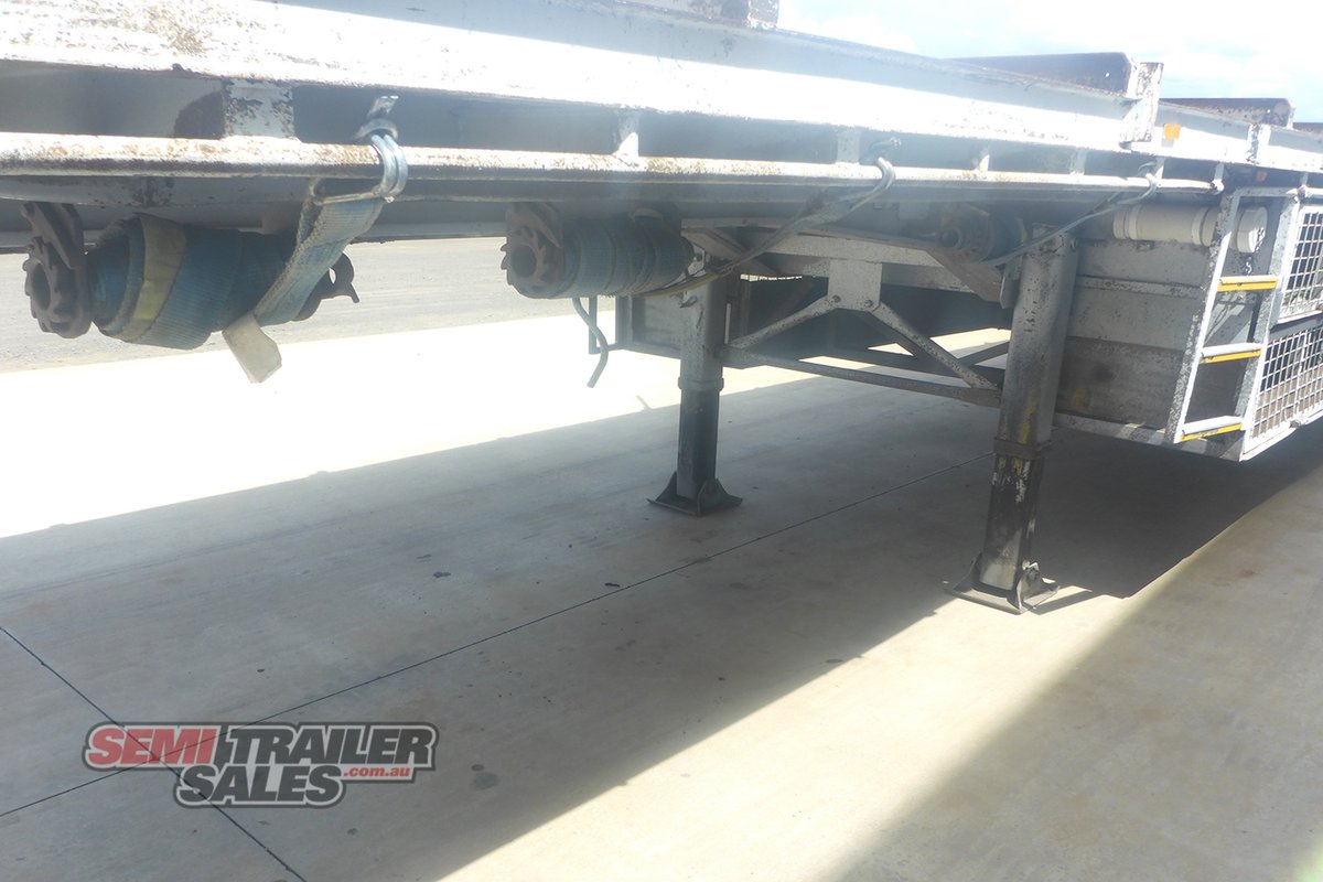 HAULMARK FLAT TOP TRAILER