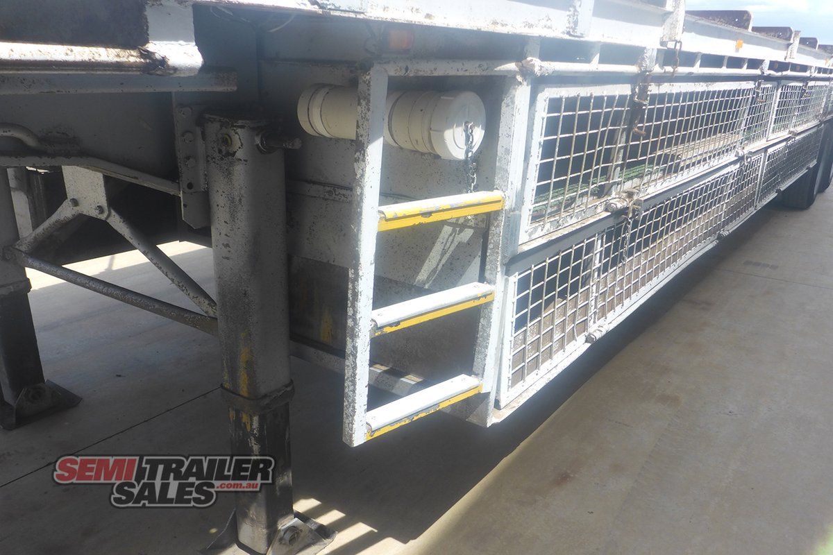 HAULMARK FLAT TOP TRAILER