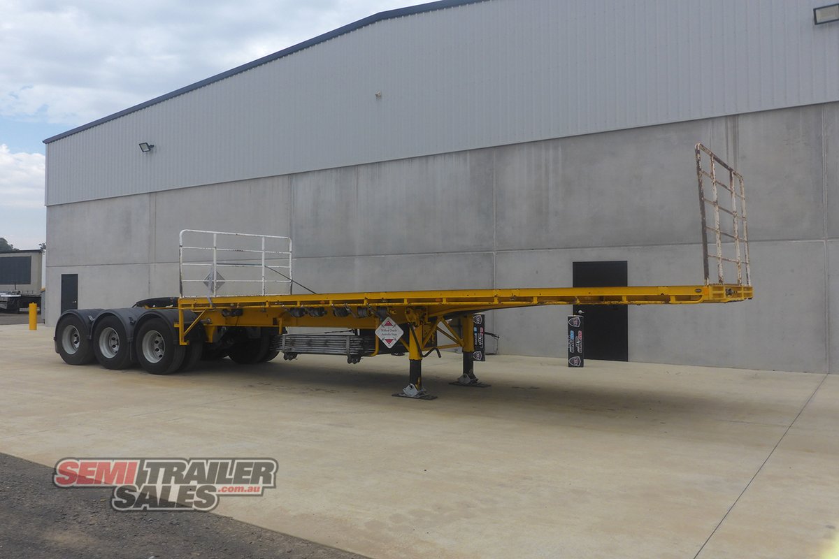 KRUEGER FLAT TOP TRAILER