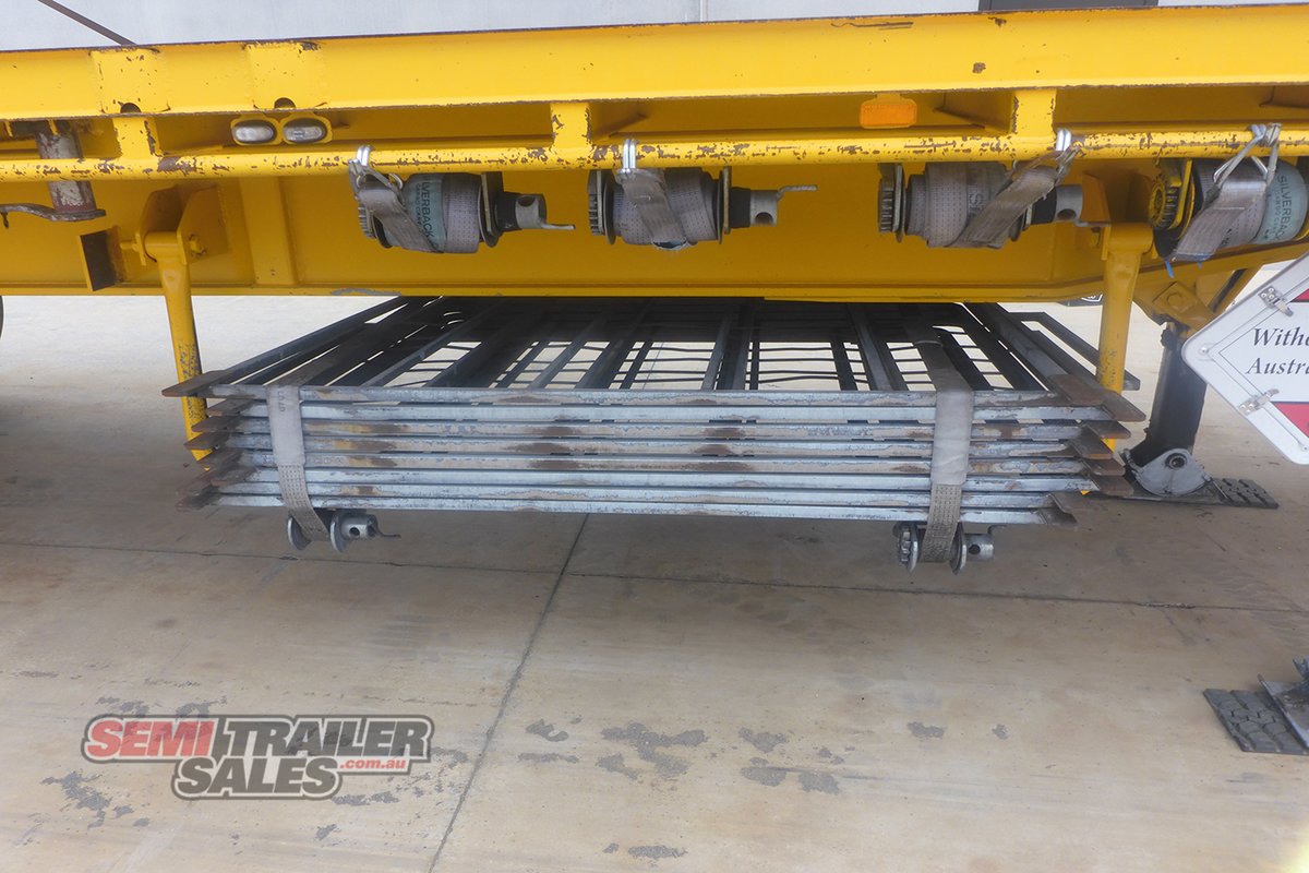 KRUEGER FLAT TOP TRAILER