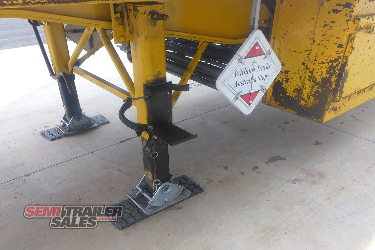 KRUEGER FLAT TOP TRAILER