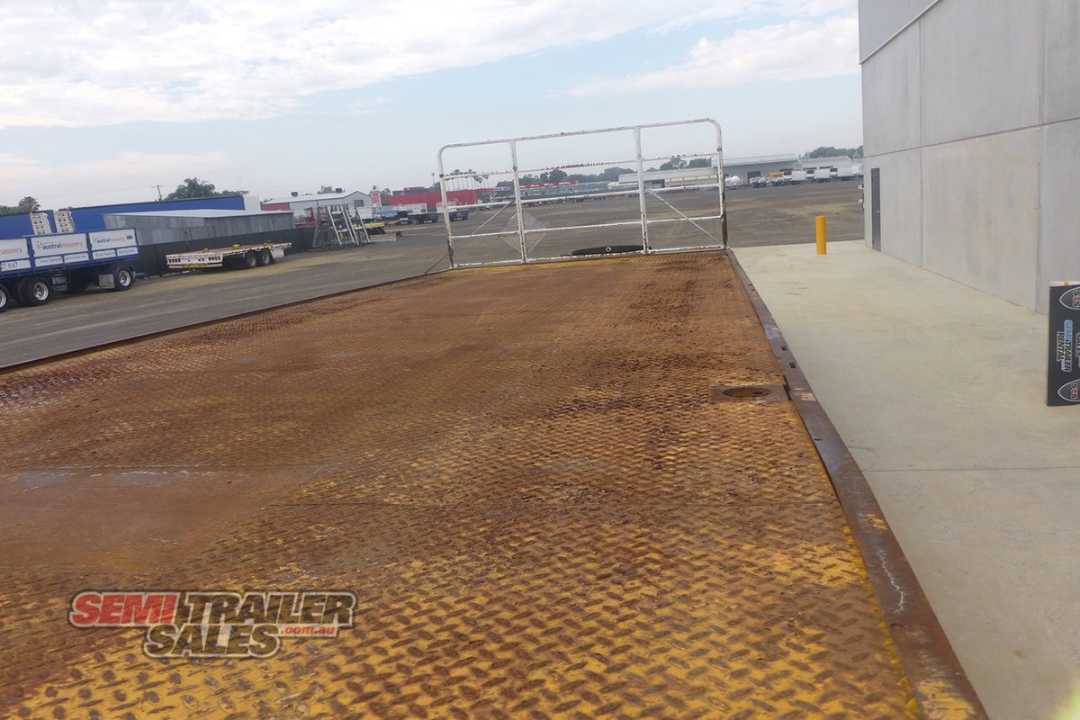 KRUEGER FLAT TOP TRAILER