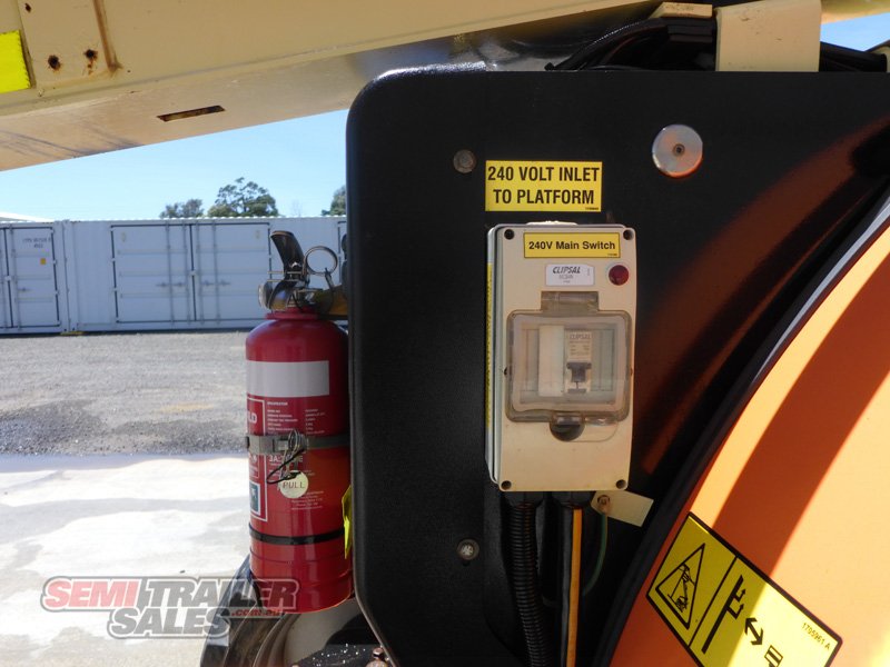CUSTOM LIFT MACHINERY JLG 600AL BOOM LIFT