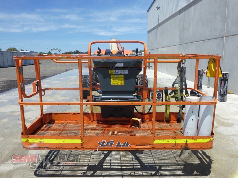 CUSTOM LIFT MACHINERY JLG 600AL BOOM LIFT