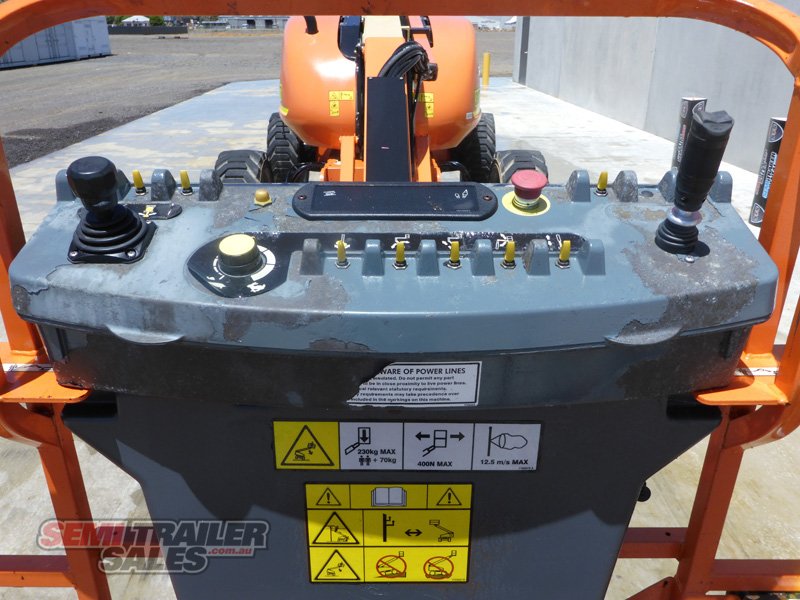 CUSTOM LIFT MACHINERY JLG 600AL BOOM LIFT