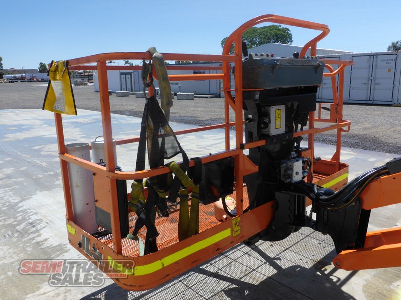 CUSTOM LIFT MACHINERY JLG 600AL BOOM LIFT