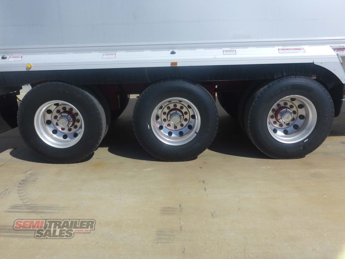 LUSTY TIPPER TRAILER