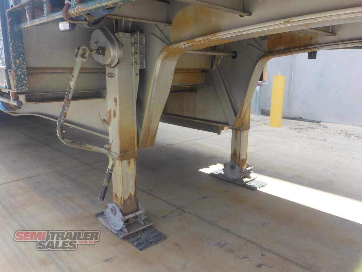 MAXITRANS DROP DECK TRAILER