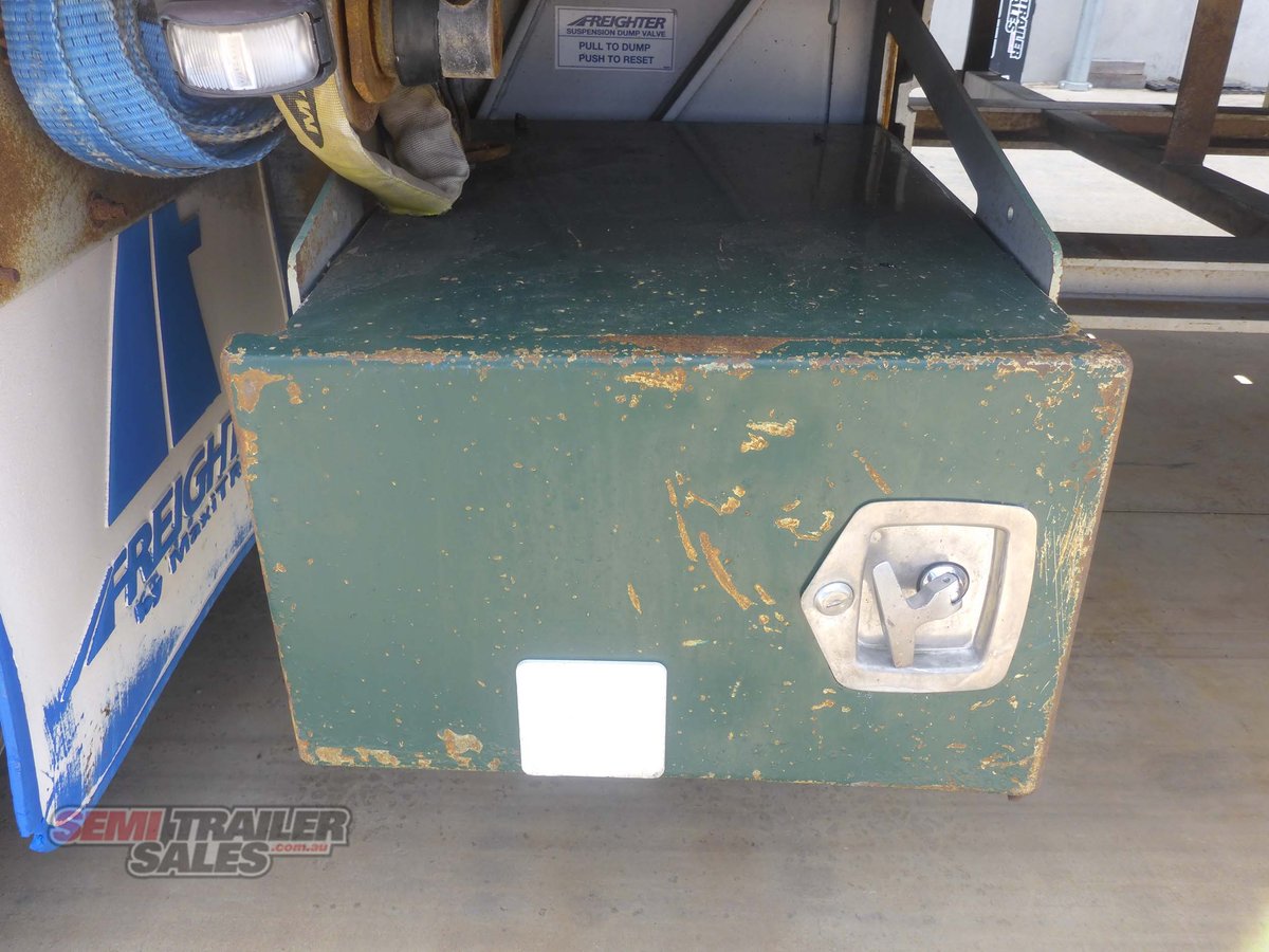 MAXITRANS DROP DECK TRAILER