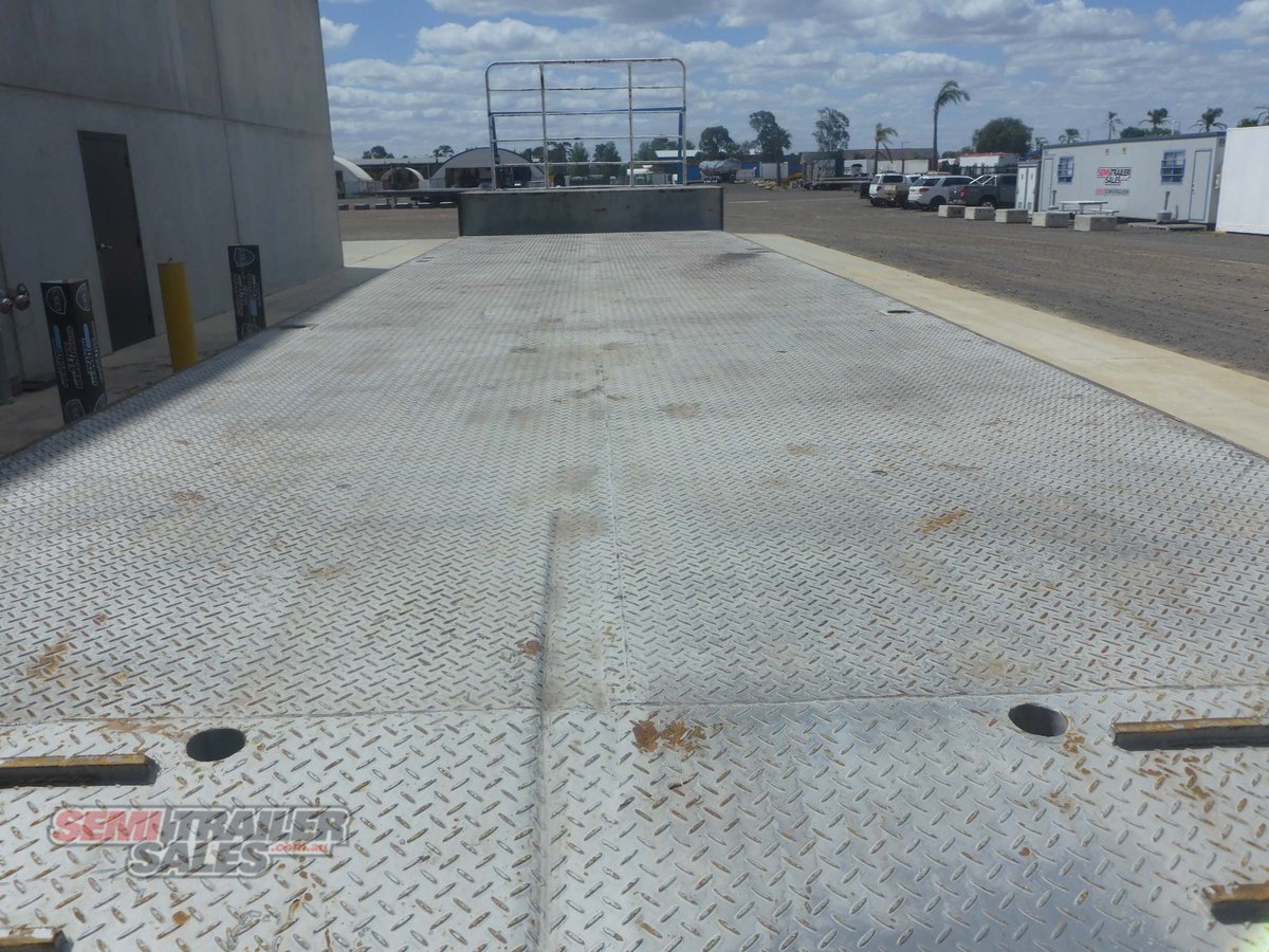 MAXITRANS DROP DECK TRAILER