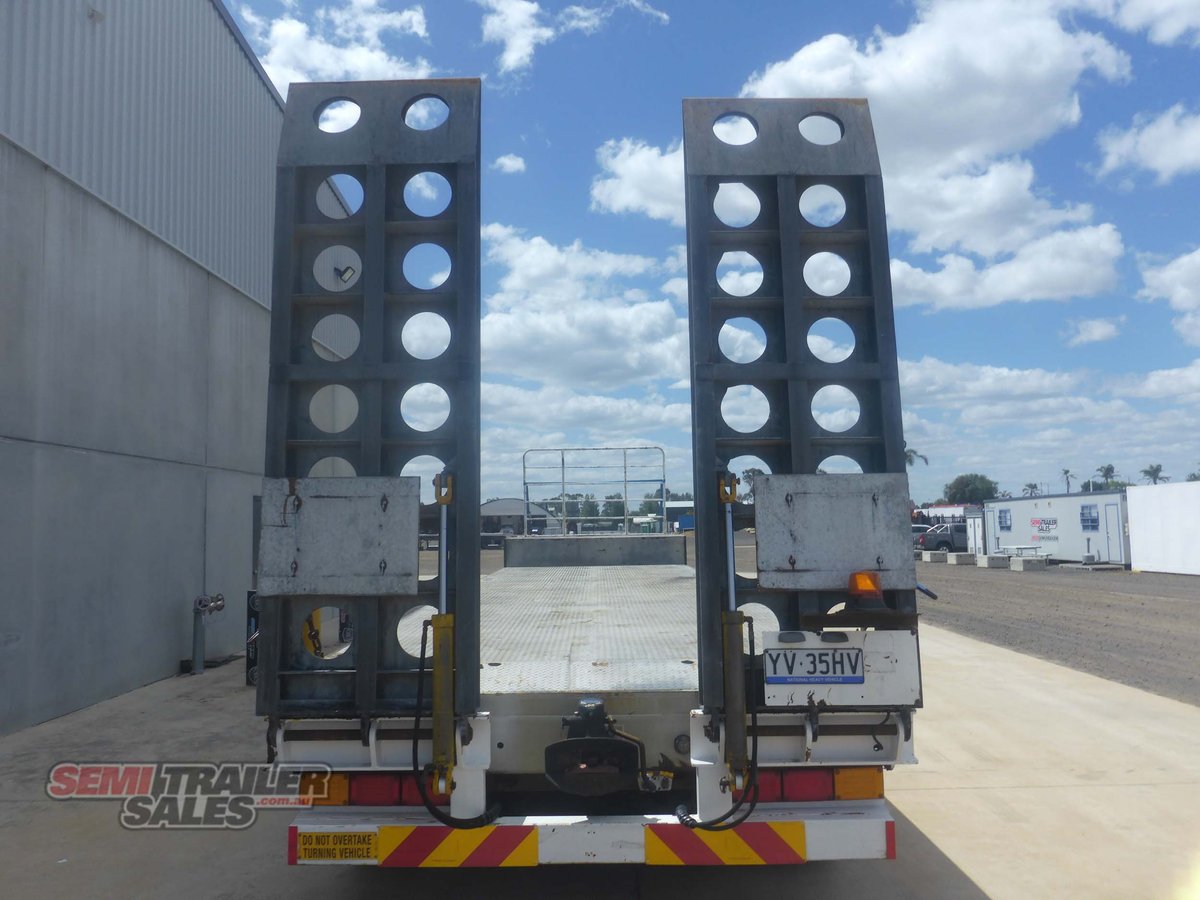 MAXITRANS DROP DECK TRAILER