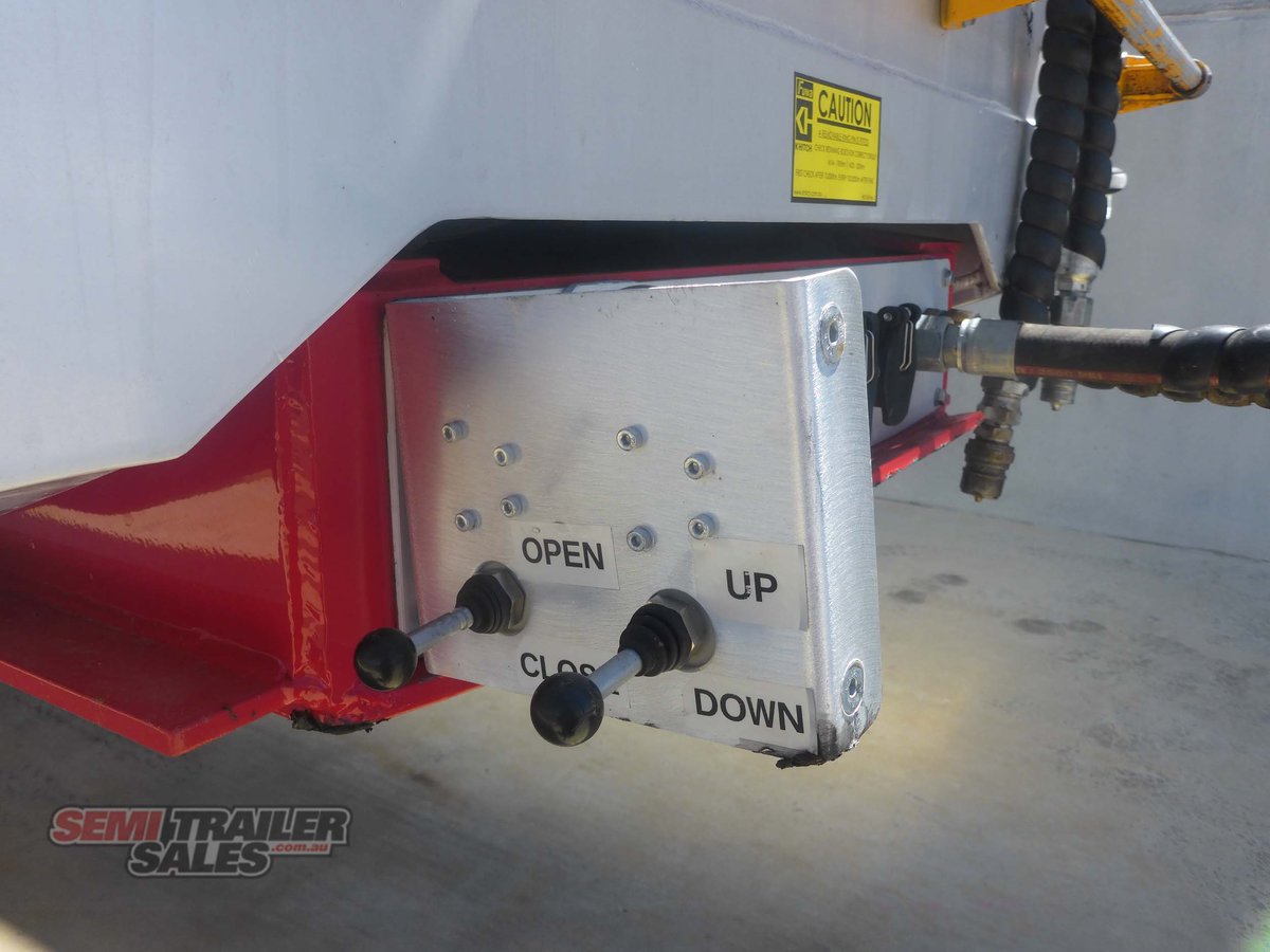 LUSTY TIPPER TRAILER