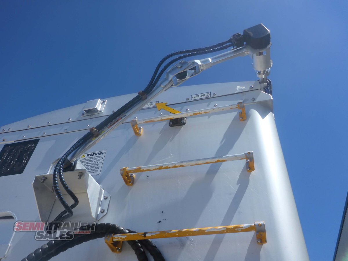 LUSTY TIPPER TRAILER