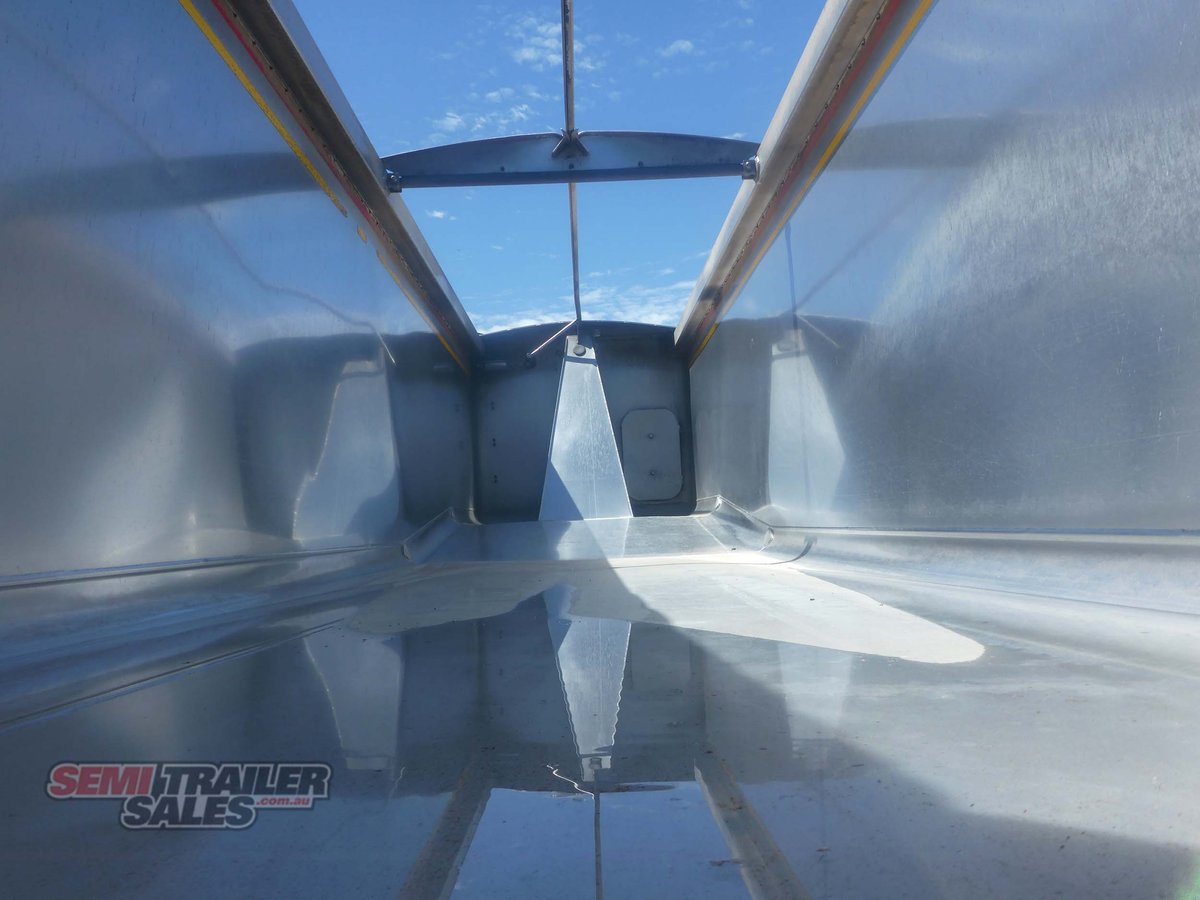 LUSTY TIPPER TRAILER