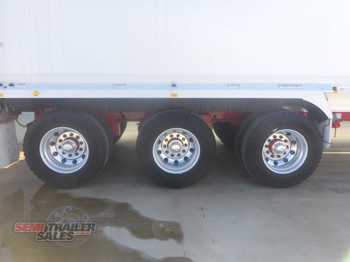 LUSTY TIPPER TRAILER