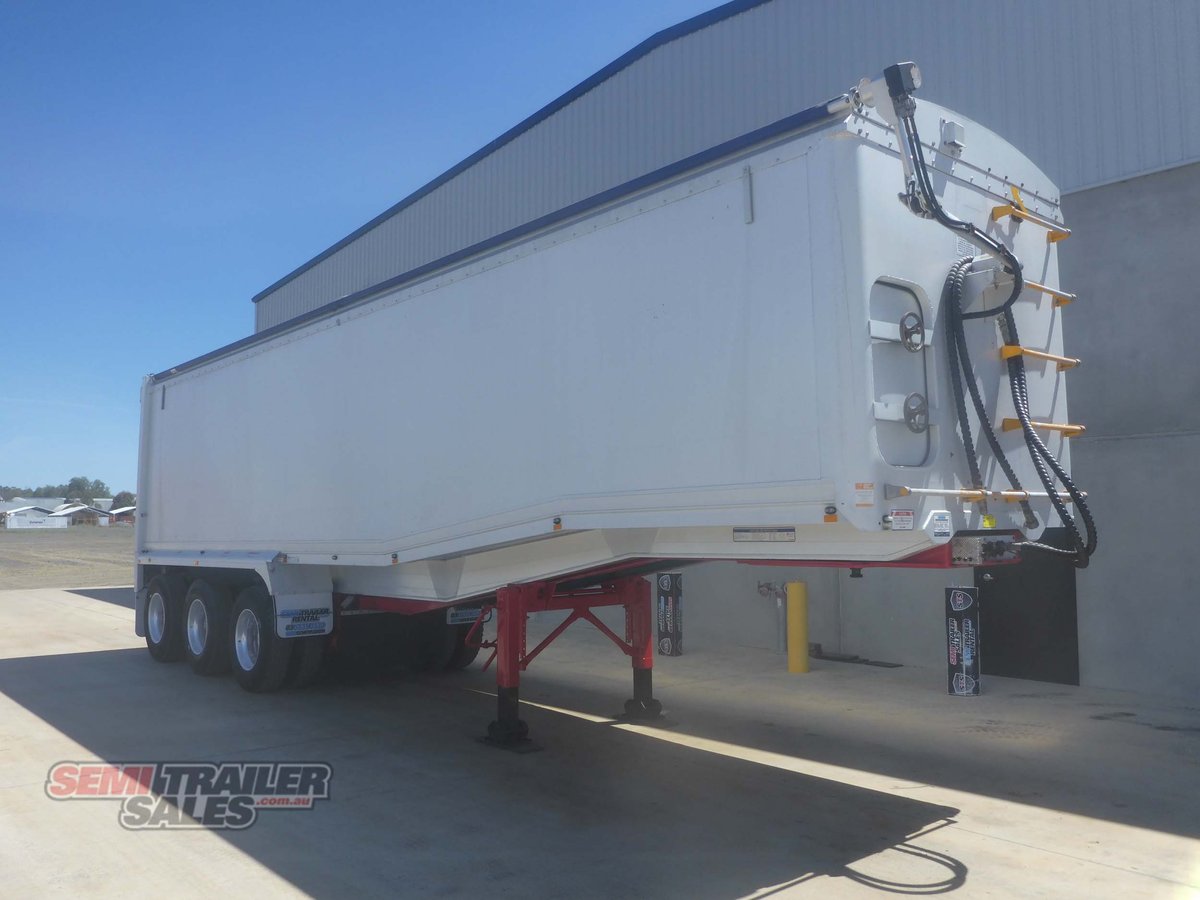 LUSTY TIPPER TRAILER