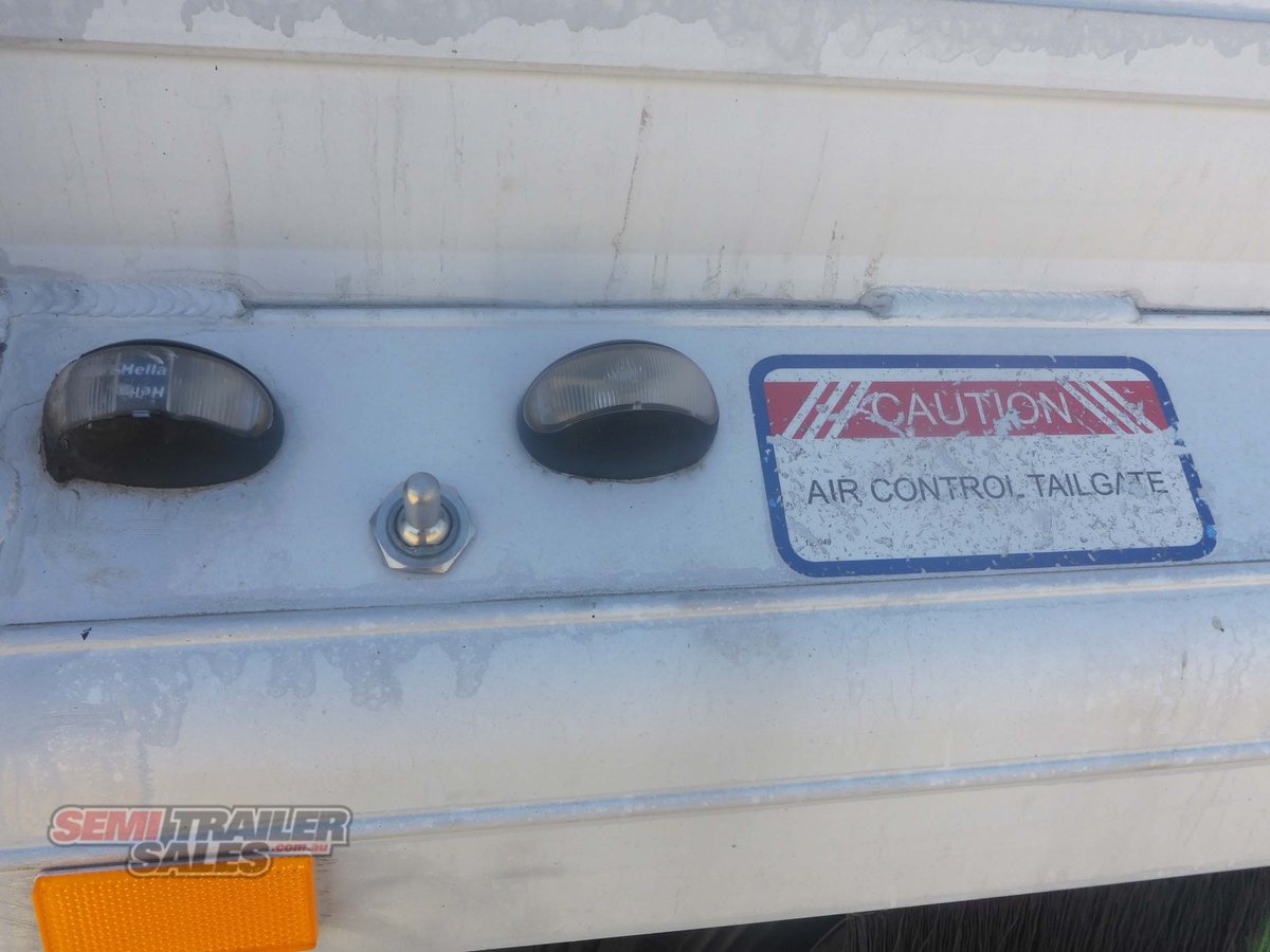 LUSTY TIPPER TRAILER