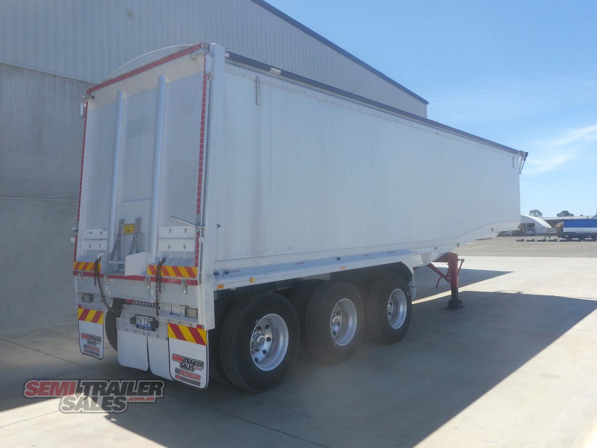 LUSTY TIPPER TRAILER