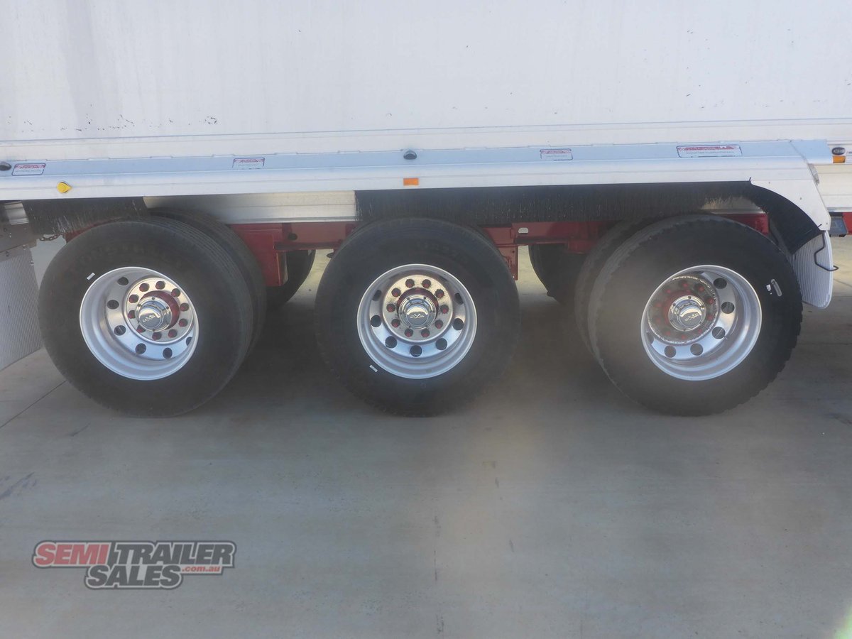 LUSTY TIPPER TRAILER