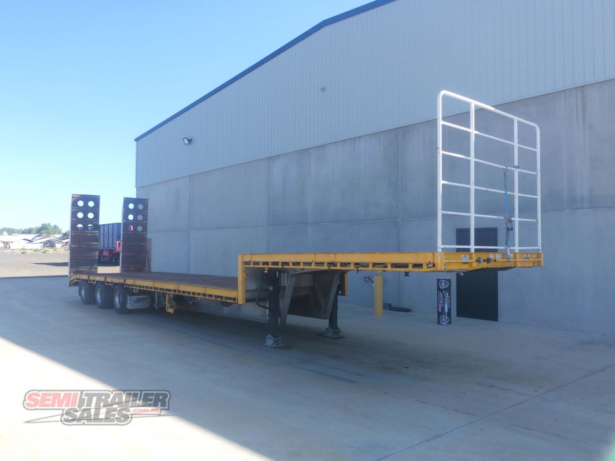 MAXITRANS DROP DECK TRAILER