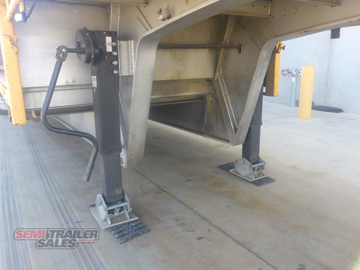 MAXITRANS DROP DECK TRAILER