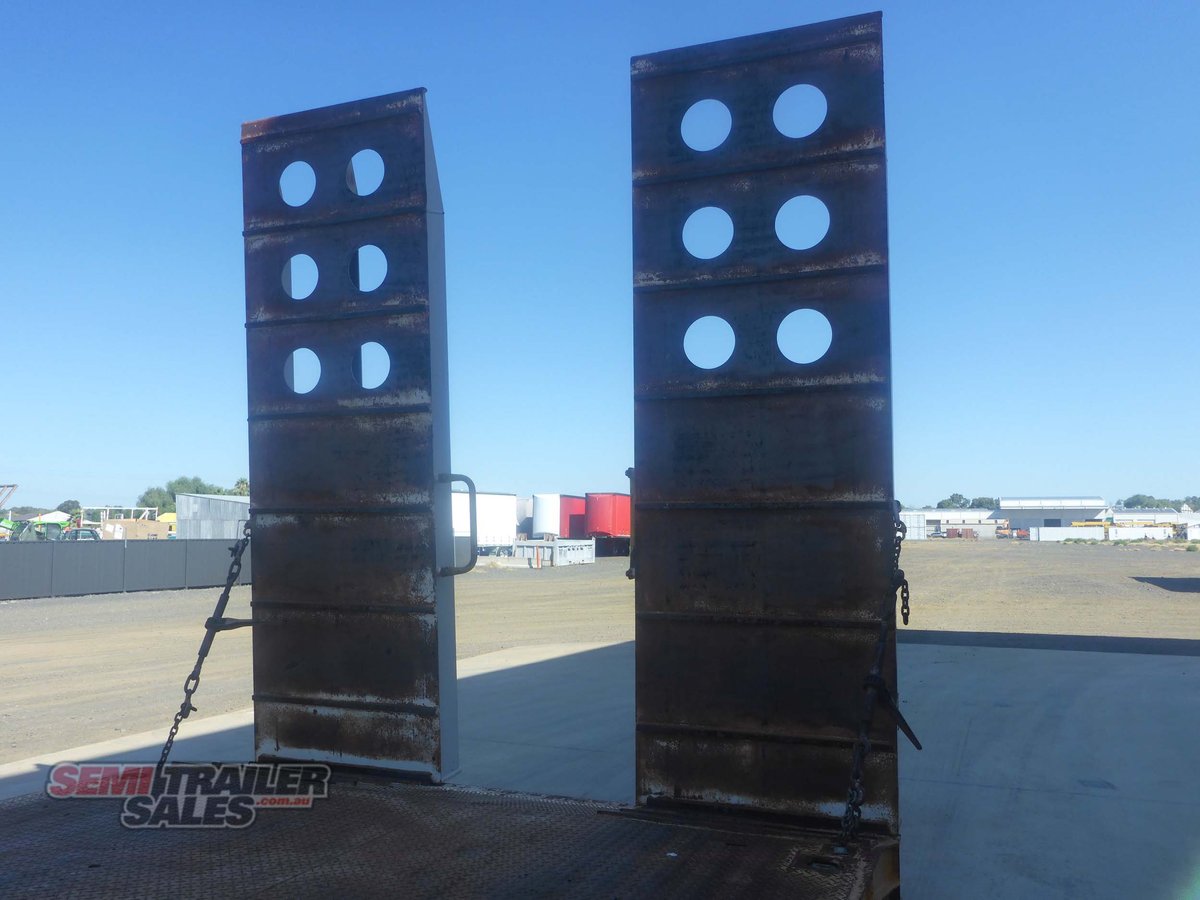 MAXITRANS DROP DECK TRAILER