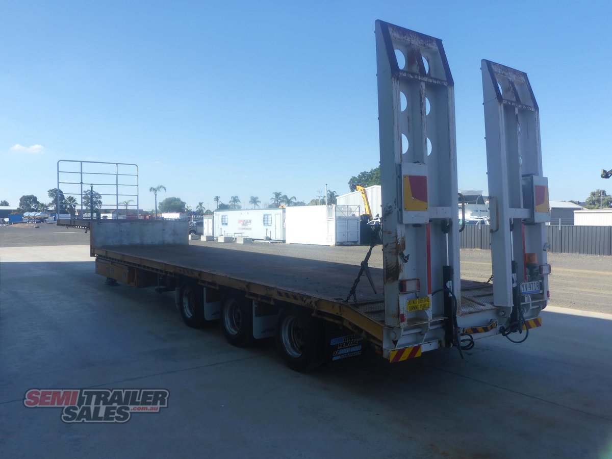 MAXITRANS DROP DECK TRAILER