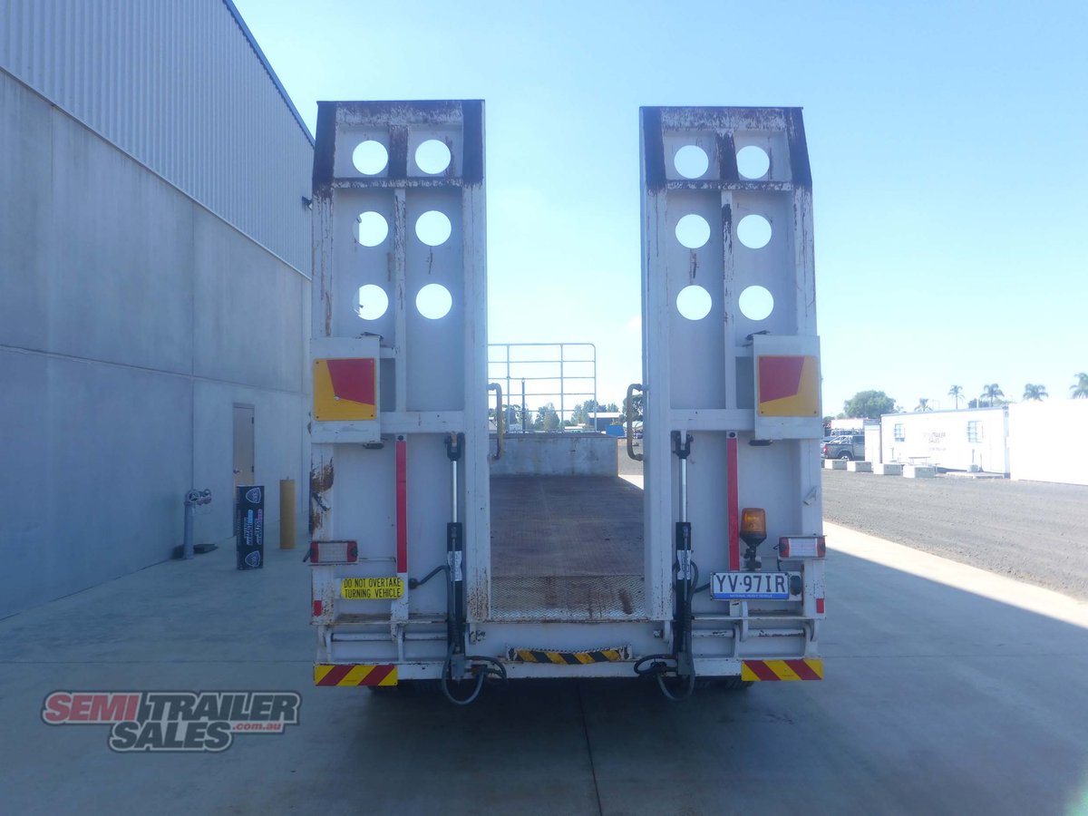MAXITRANS DROP DECK TRAILER
