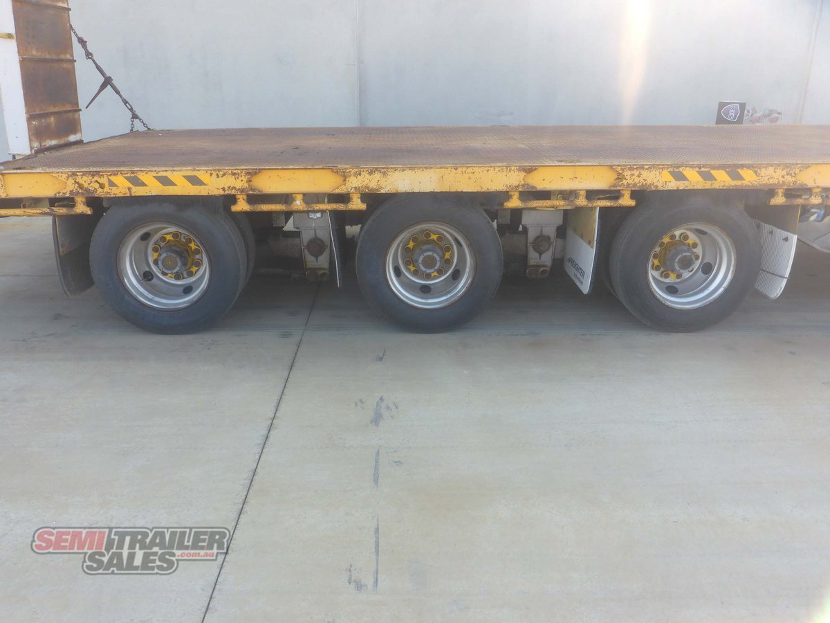 MAXITRANS DROP DECK TRAILER