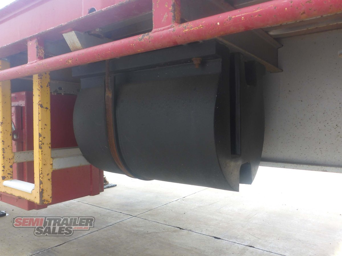 KRUEGER DROP DECK TRAILER
